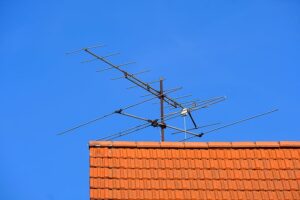 5 Best Antennas for Analog TVs (2023)