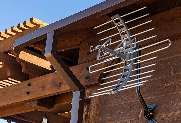 outdoor tv antenna mounting attic